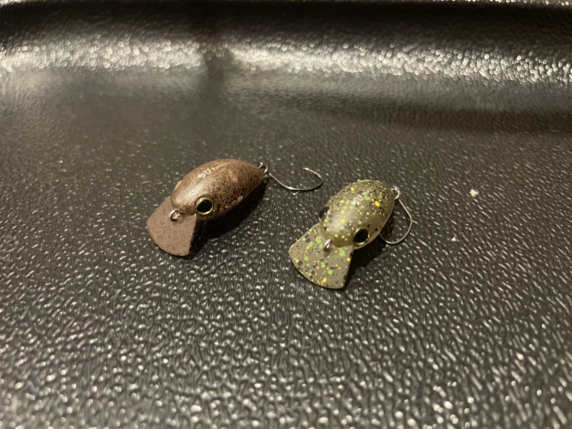 初めての方や慣れていない方にはクランクがオススメです！一定の速度で巻くことで、オートマチックにアピールしてくれます♪