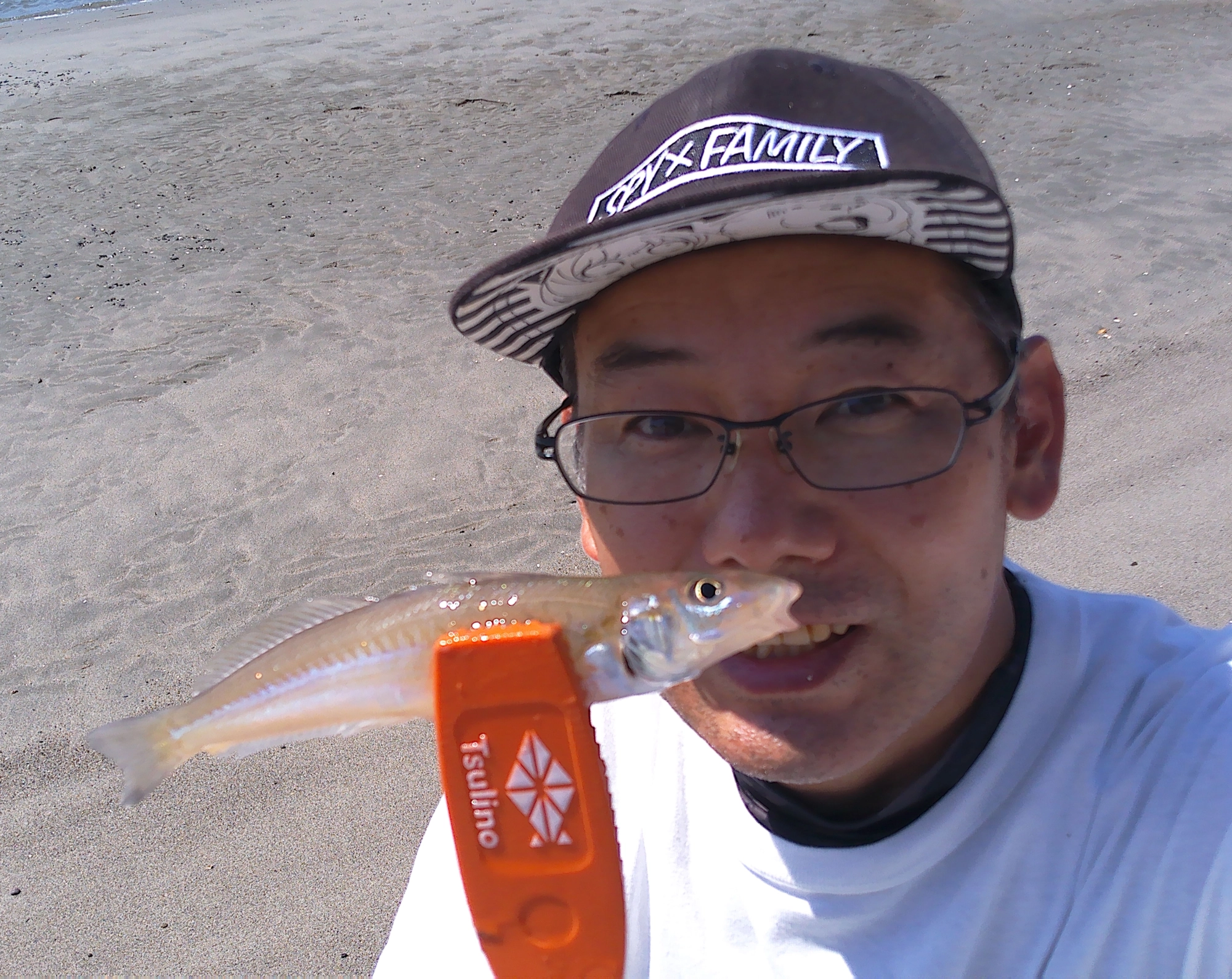台風後の釣場調査へ行って来ました。最初はに行ったサーフは波があり少しやって断念。浜名湖へ移動して良型キス釣れました♪