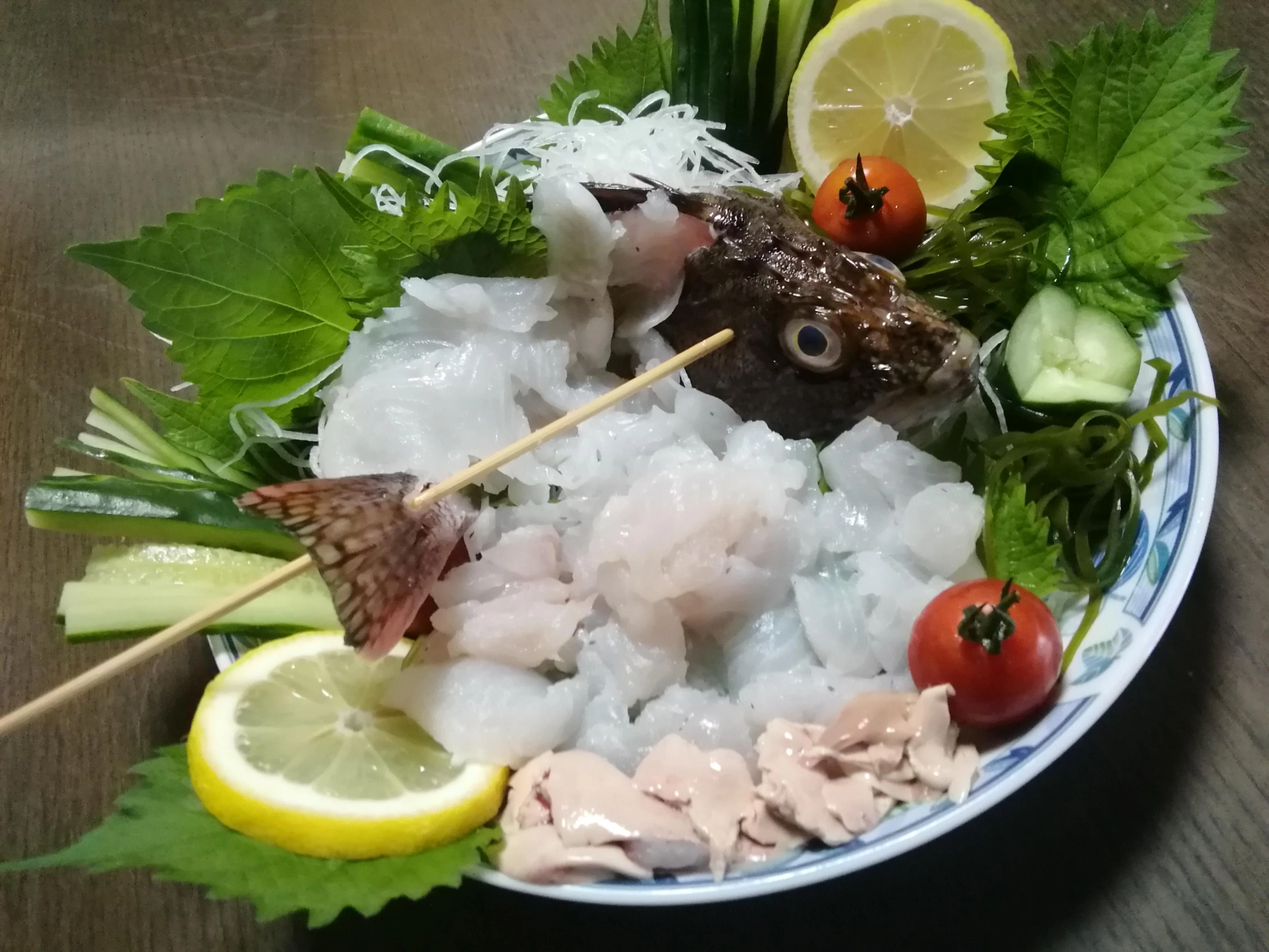 大きなカサゴは姿造りに
