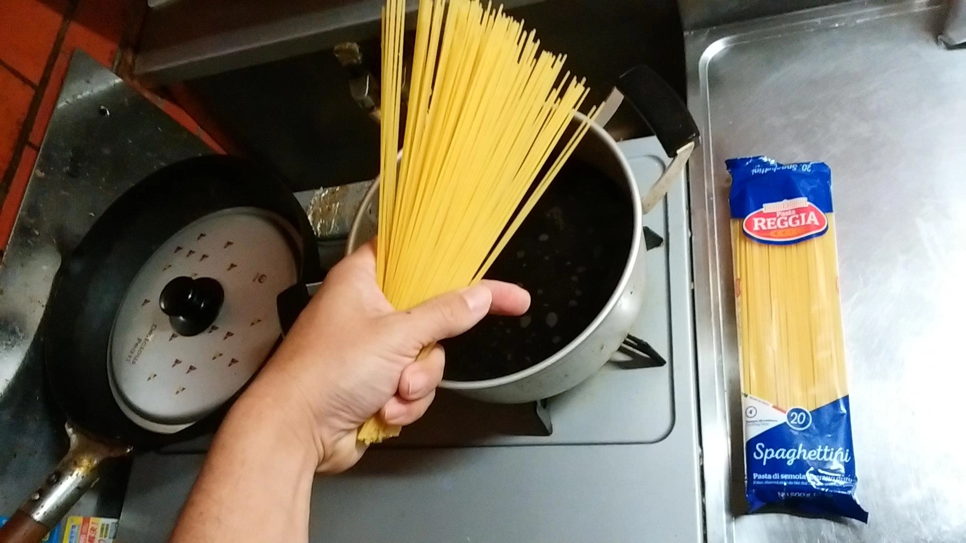 タコの茹で汁再利用デス！