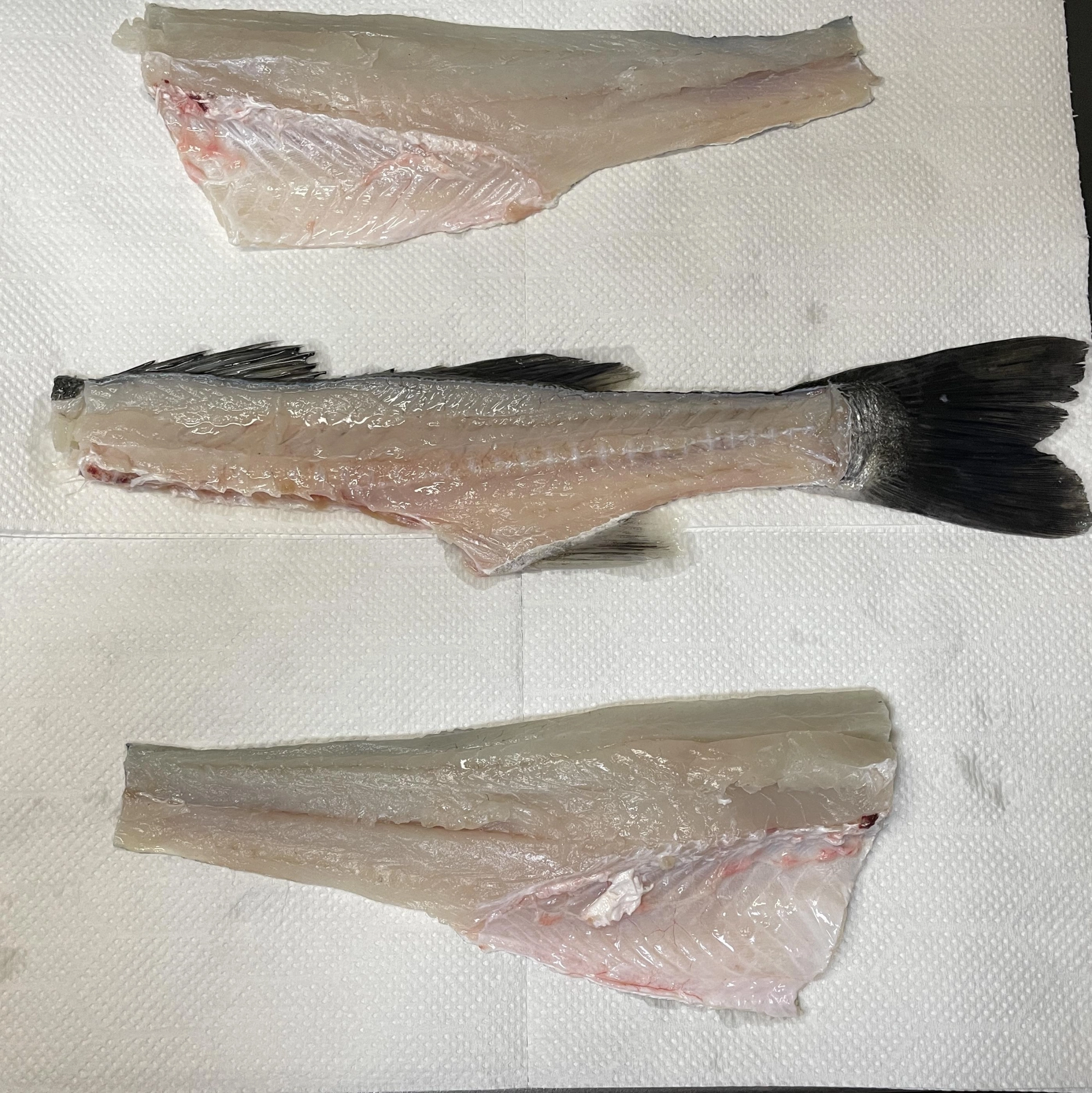 三枚おろし!包丁の切れ味重要です!