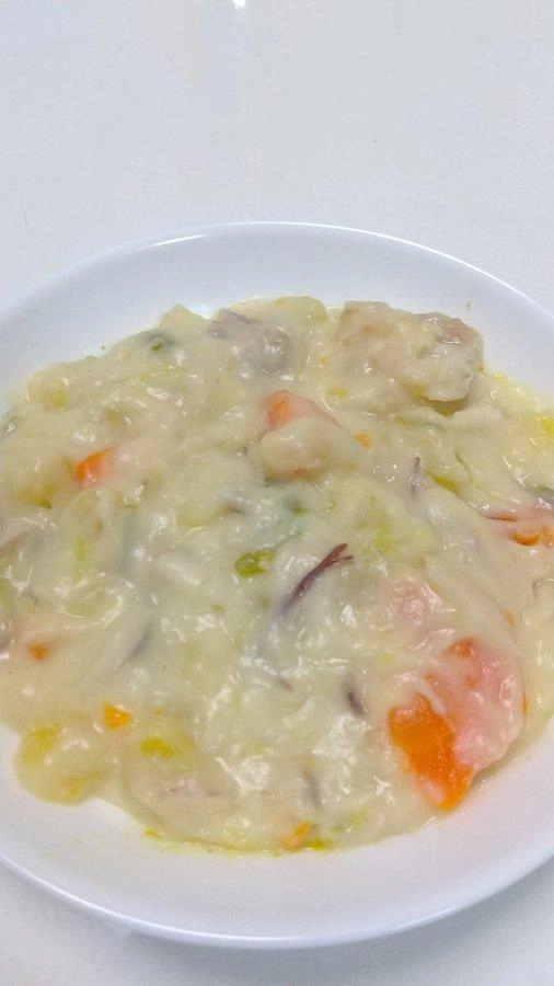 シチューにも。
野菜は、ニンジン・タマネギ・セロリ・サツマイモ。
煮込む時はひたひたの水から。S＆B　袋入りブーケガルニを1袋入れて一緒に煮込む（袋はルウ投入前に出す）。市販のシチューのルウに牛乳たっぷり。