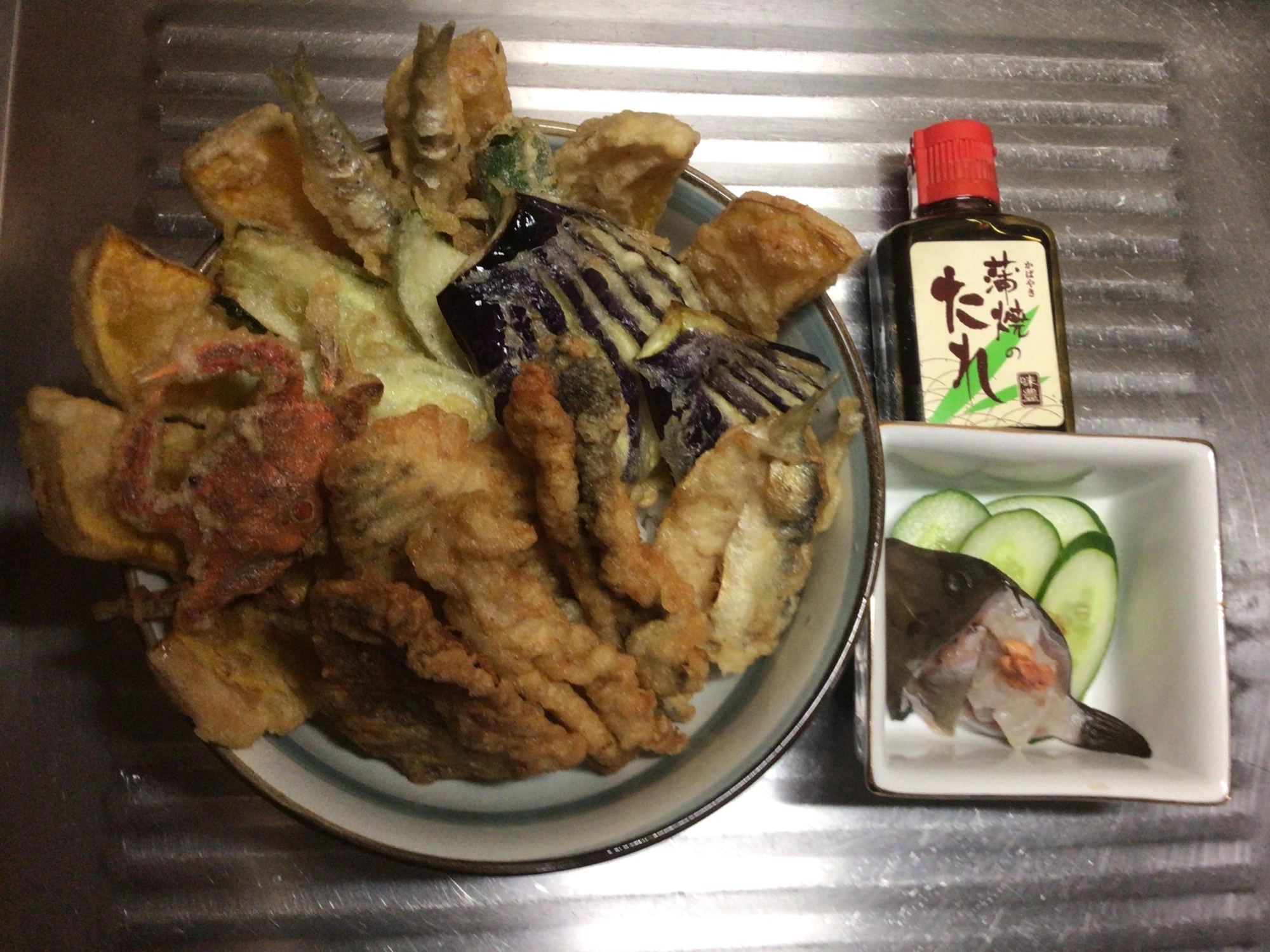 海鮮と夏野菜で爆盛り天丼デス❗️、、、うましっ٩( 'ω' )و