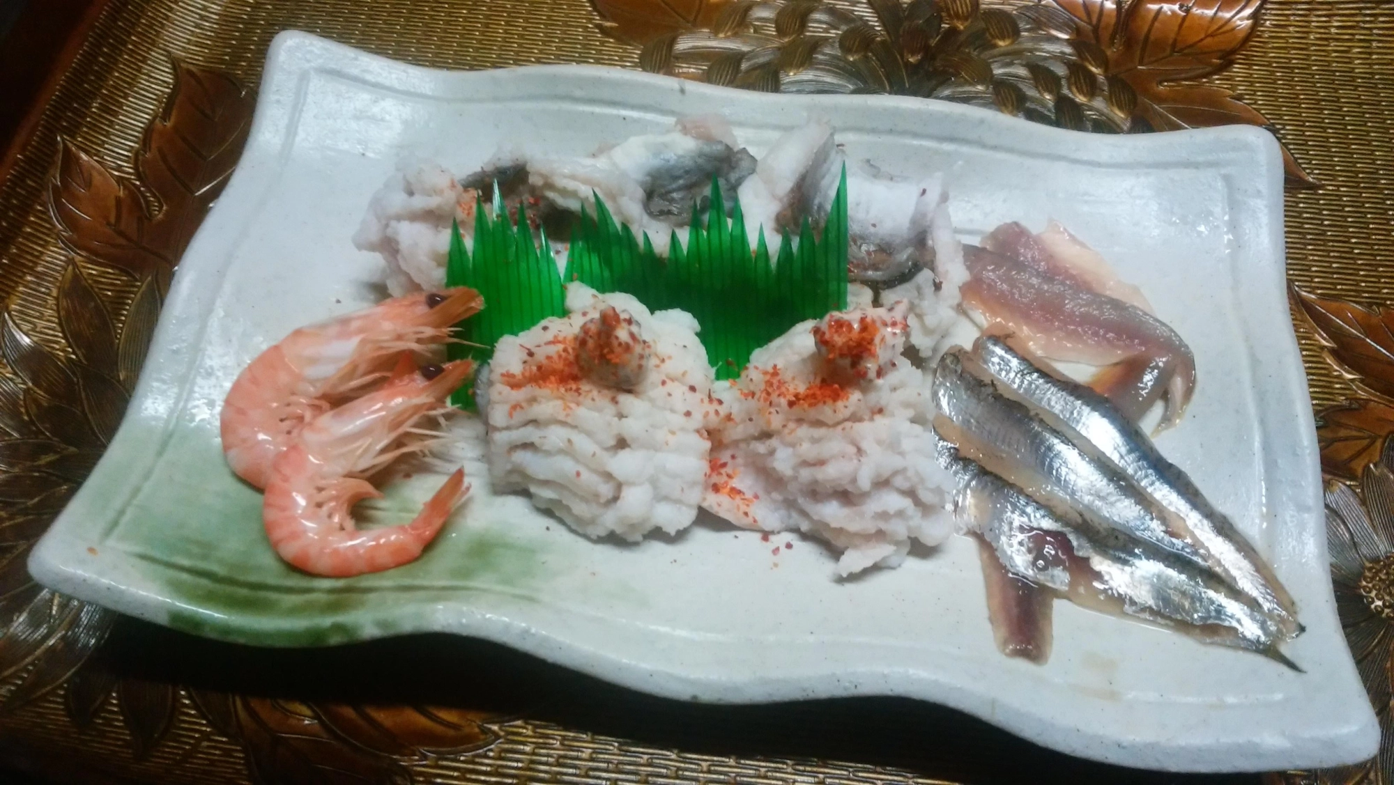 刺身盛り合わせ☆練り梅おすすめですぞ！