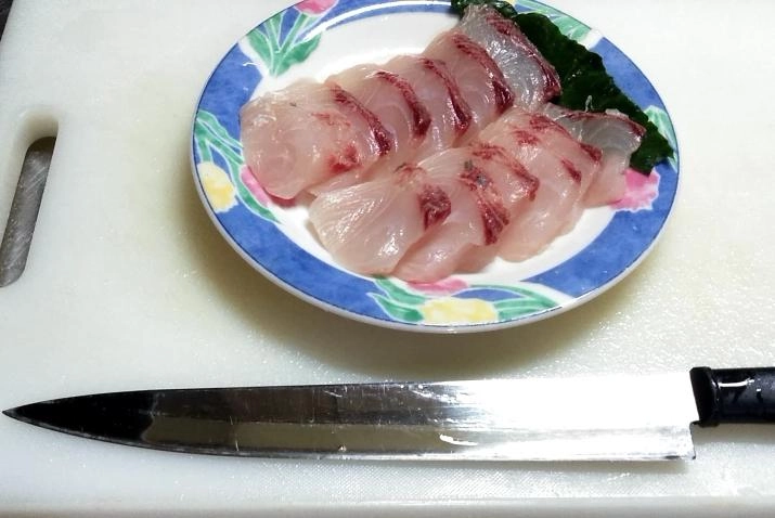 ボラのお刺身も追加。