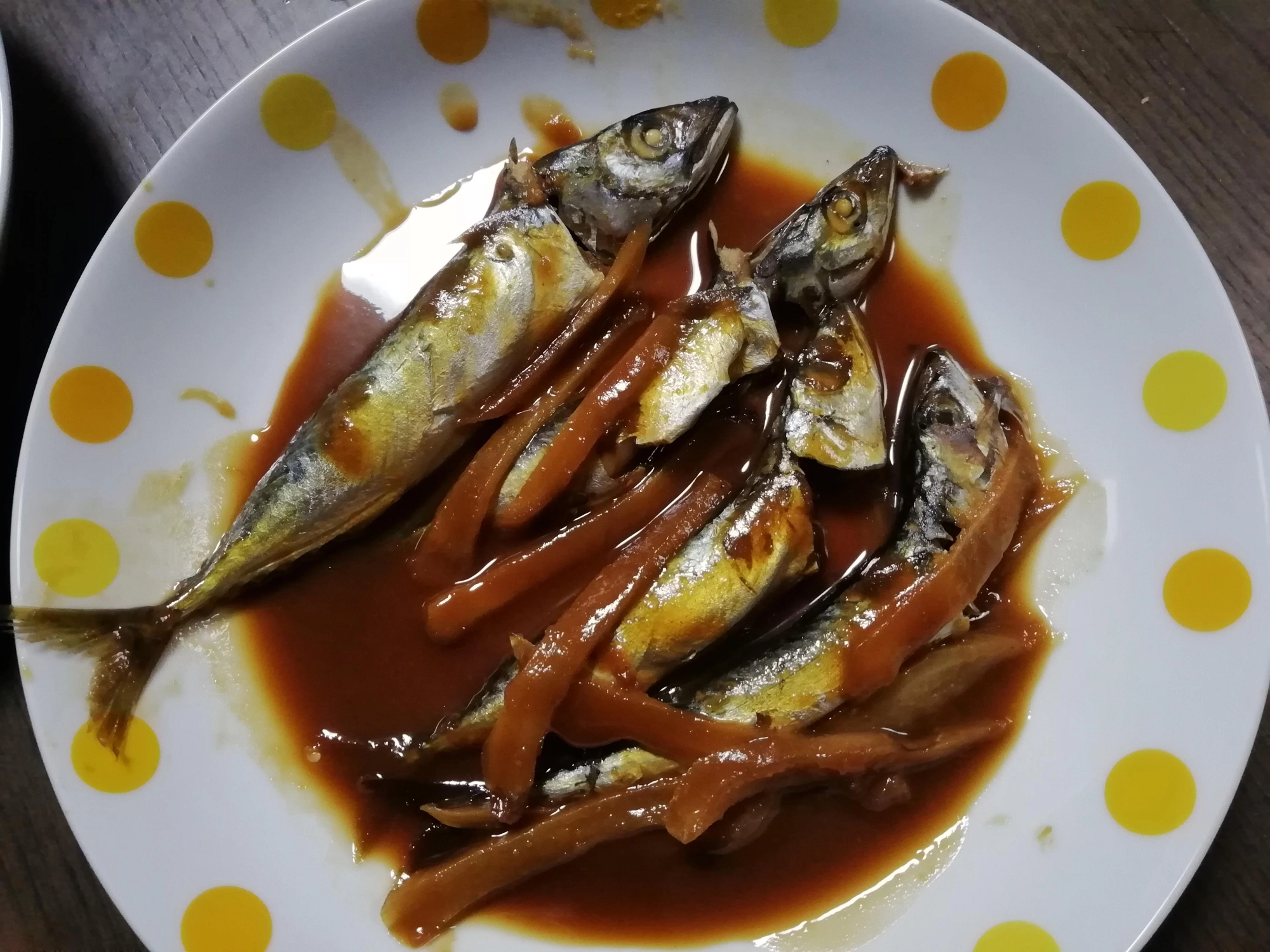 小鯖も釣れました。こちらは味噌煮。