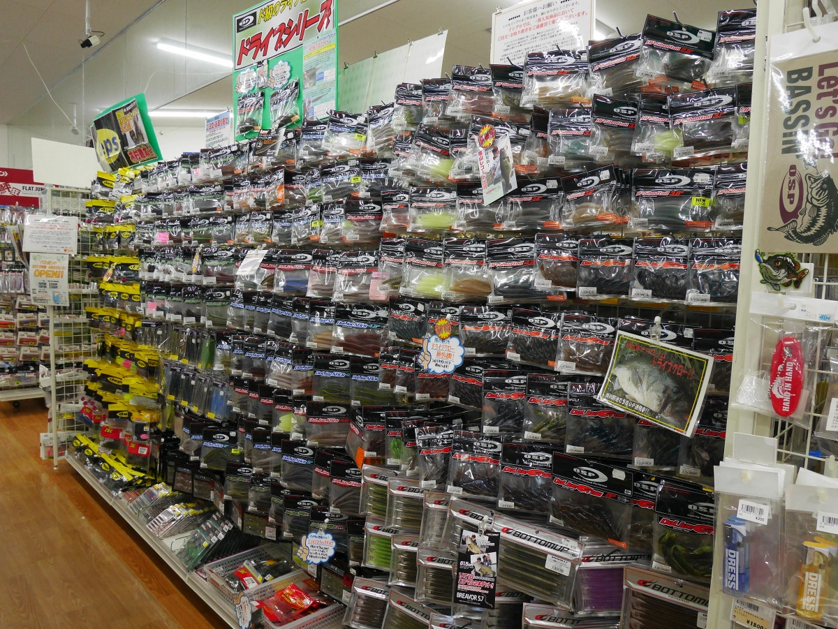 バスルアーには自信があります!!是非釣行前にご来店下さい!!