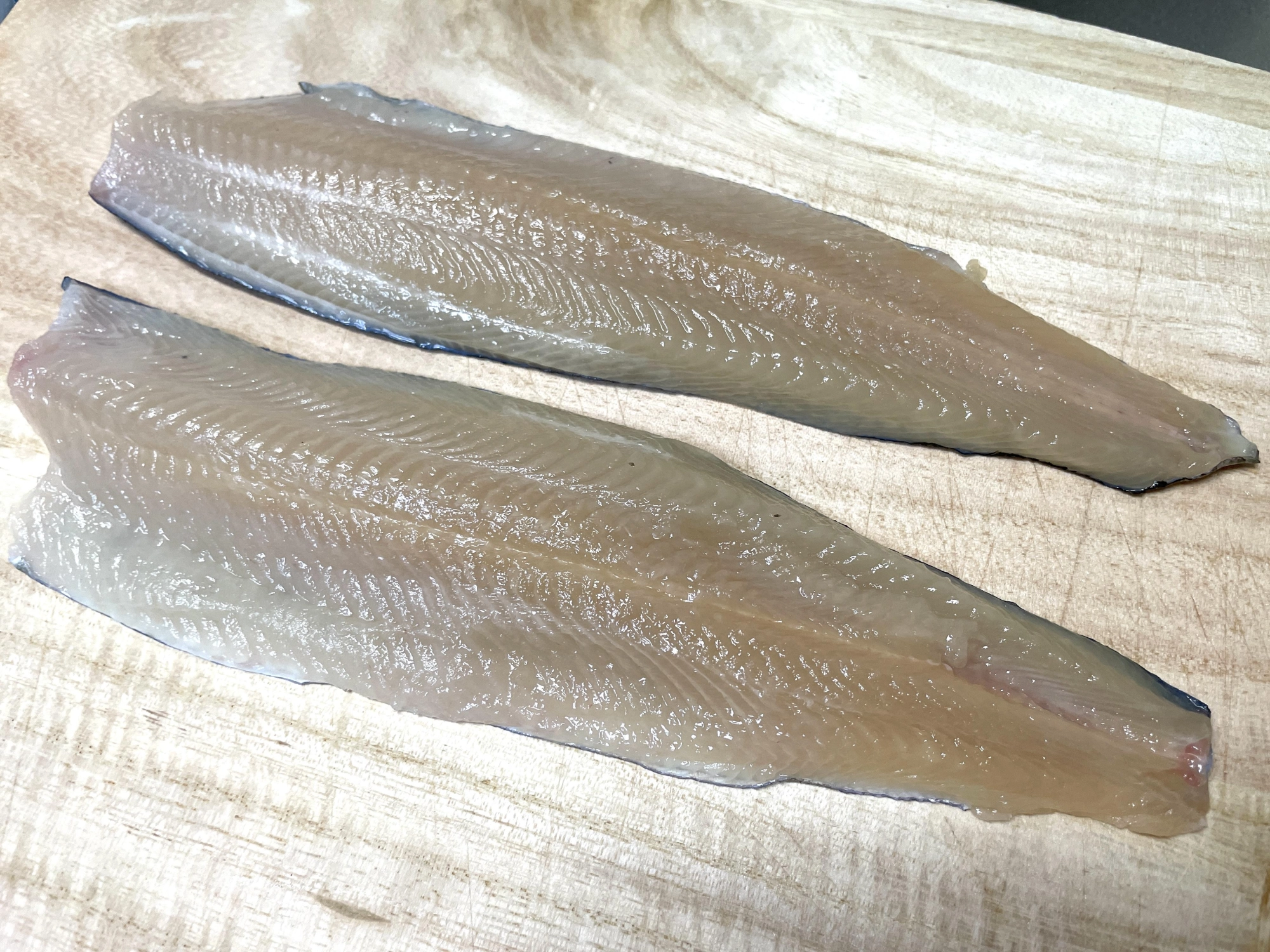 綺麗でぷりっぷりの身の
ニジマスが釣れますよ！
臭み抜きすることで、
より美味しく頂けますよ♪