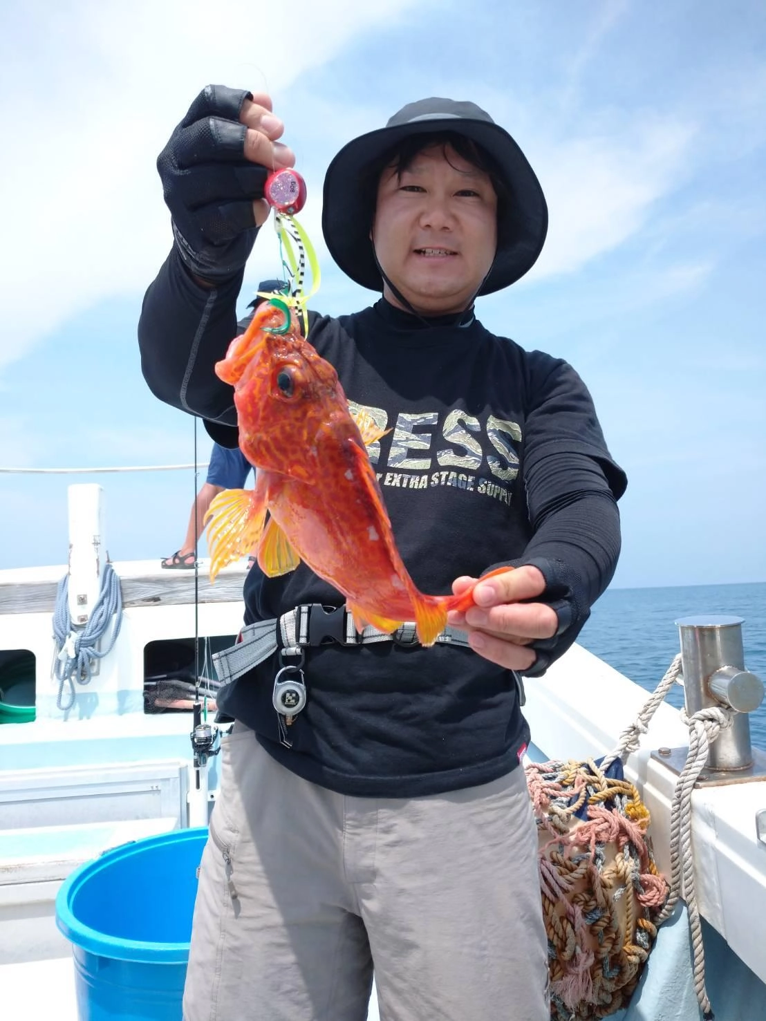 スタッフ山田はカサゴ数匹・・・リベンジします。