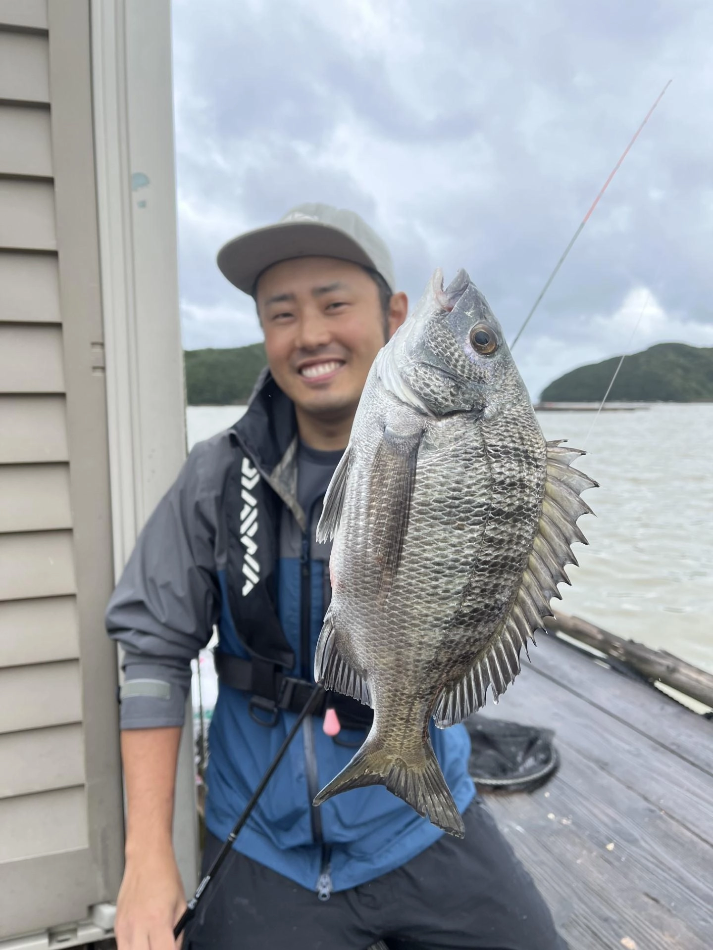 流石の店長‼グッドサイズのチヌをゲット！