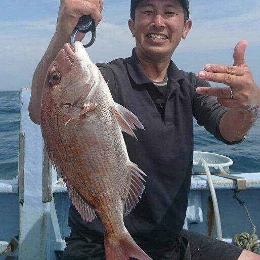 スタッフ佐野釣行♪最大40ｃｍでしたが数は釣れました！潮止まり前後は真下を狙ってたくさん釣れました！