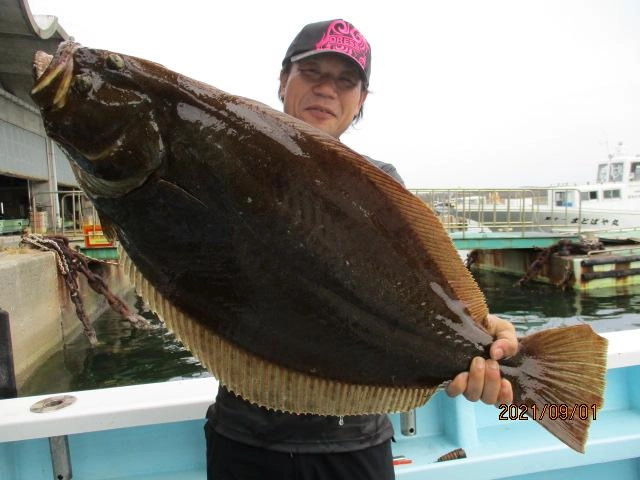 こちらの常連様は大山ななはんOver夏ビラメを釣り上げましたよッ(^-^)