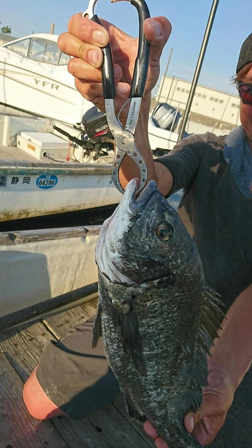 【スミス　イージーフィッシュグリップ】オススメです。絶対に外れない！そして魚に優しく、しかも簡単！　