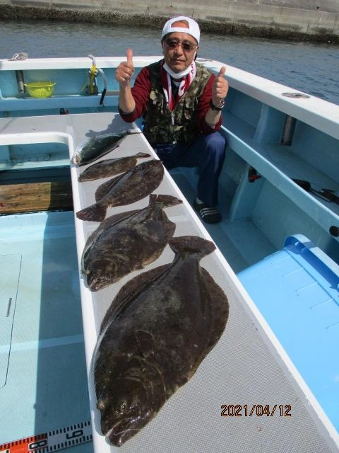 こちらの常連様は朝イチから毎流れ当たってましたよッ(^-^)