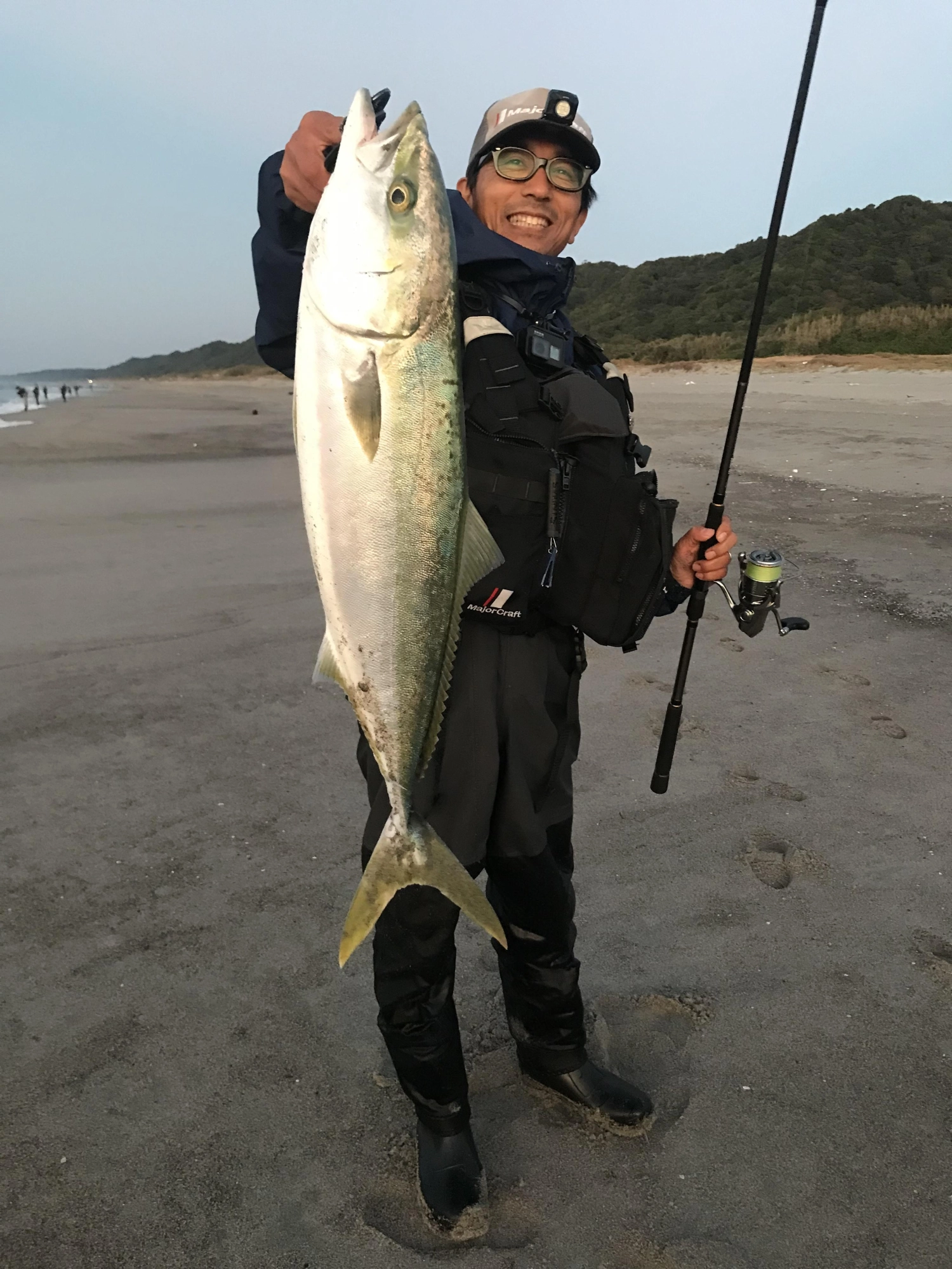 暗いうちに釣れました