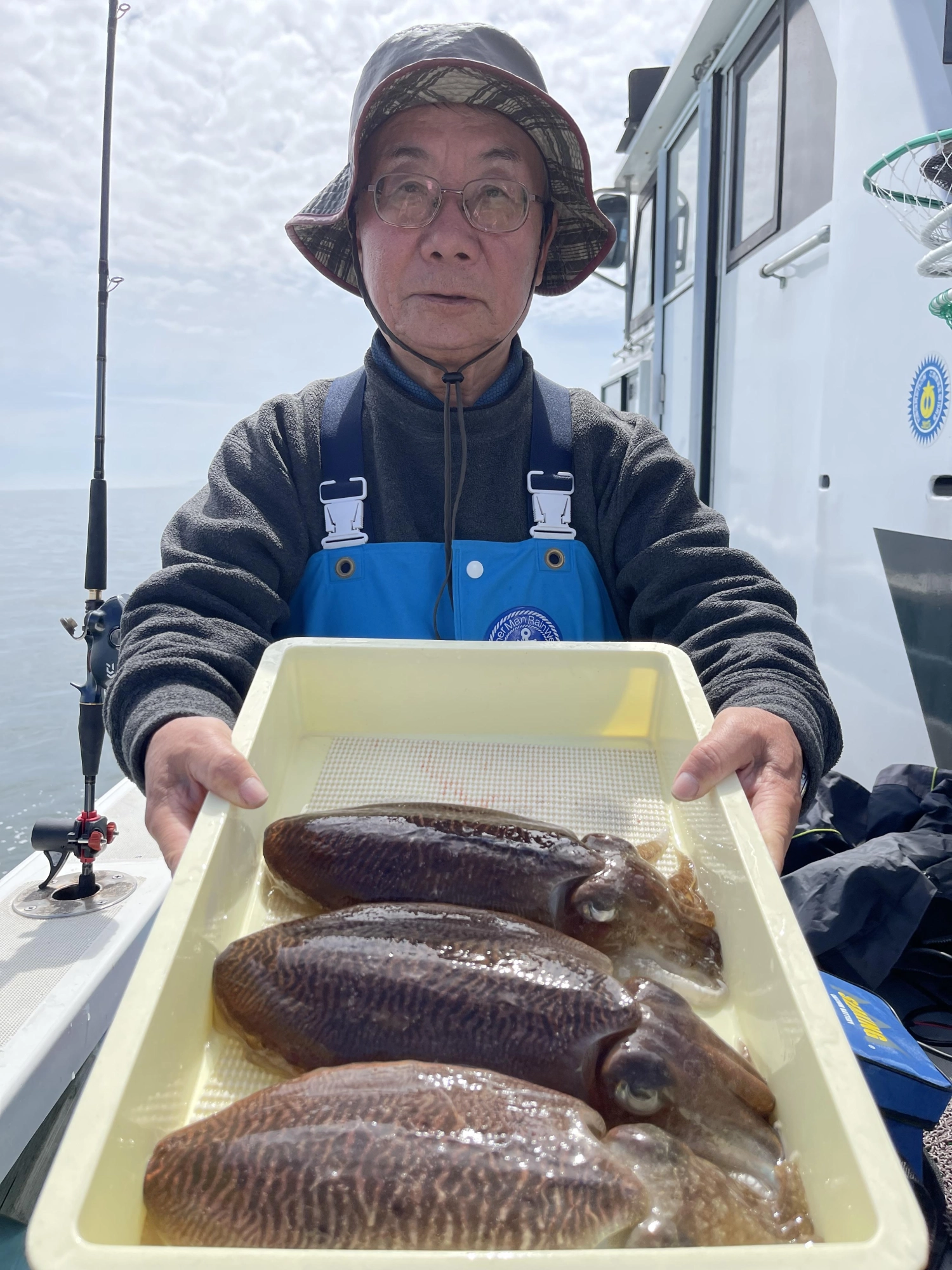 こちらの常連様もデッカコウイカ混じりに乗せましたよッ(^-^)