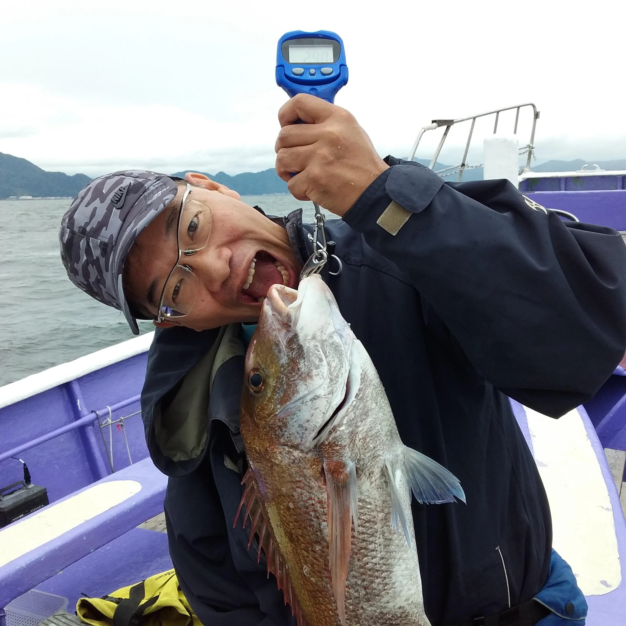 釣行スタート早々でヒットしたようです。