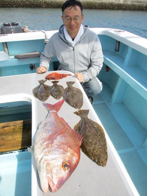 乗っ込み初春デカ真鯛 初春肉厚ビラメ❹枚と釣りたい放題ッ‼︎