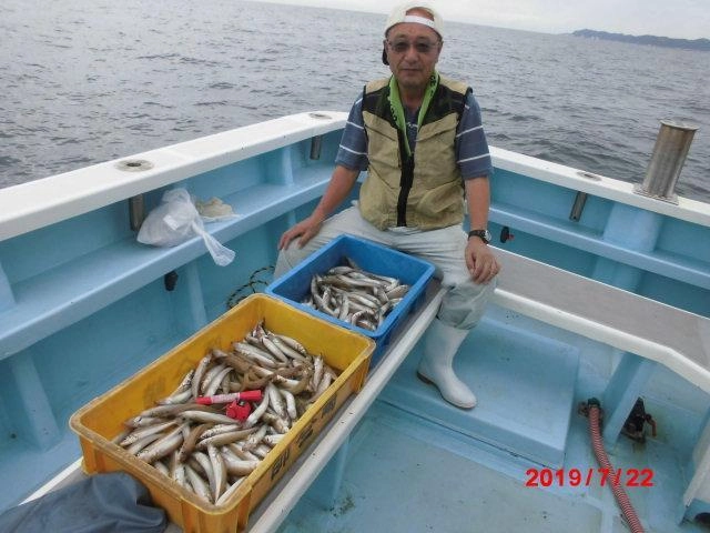 こちらのお客様は何十年以上も船キス釣りしてますが自身お初のダブル束釣りoverしましたッ(・∀・)