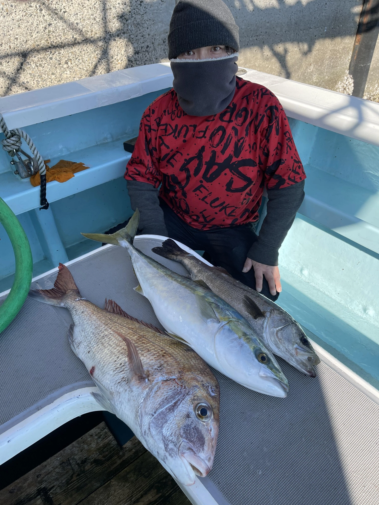 こちらの常連様は真鯛 ワラサ セイゴマダカと釣りましたよッ(^-^)