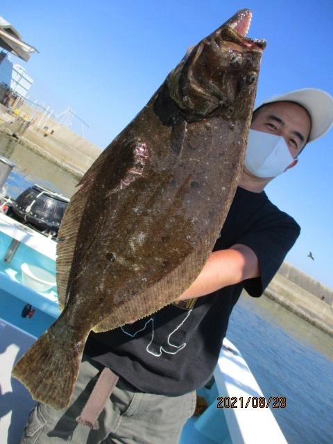 こちらの常連様は大山ろくまるOver夏ビラメを釣り上げましたよッ(^-^)