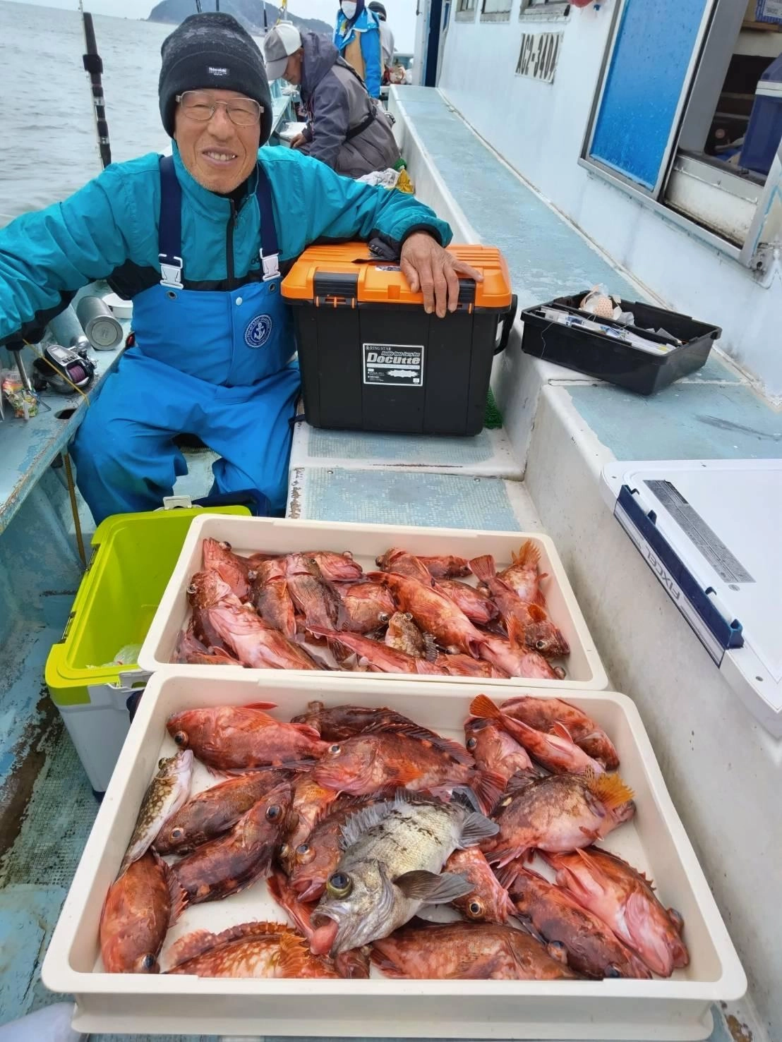 こちらの常連様もデッカサゴ中心にオケ❷ハイも釣りましたよッ(^-^)