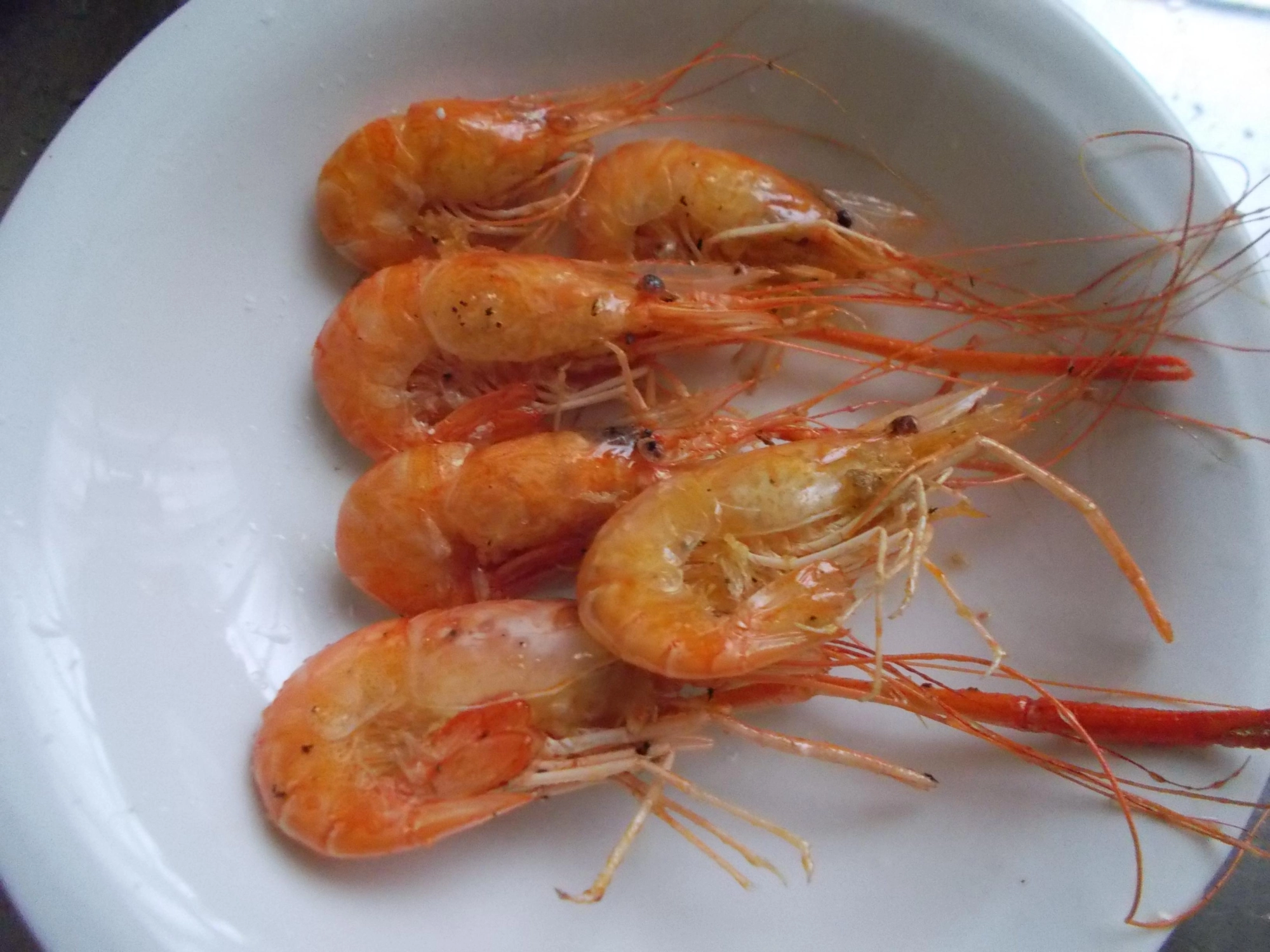 夕方まで活かしておき泥を吐かせたら素揚げにしました。軽く塩を振って食べるとたまりません♪