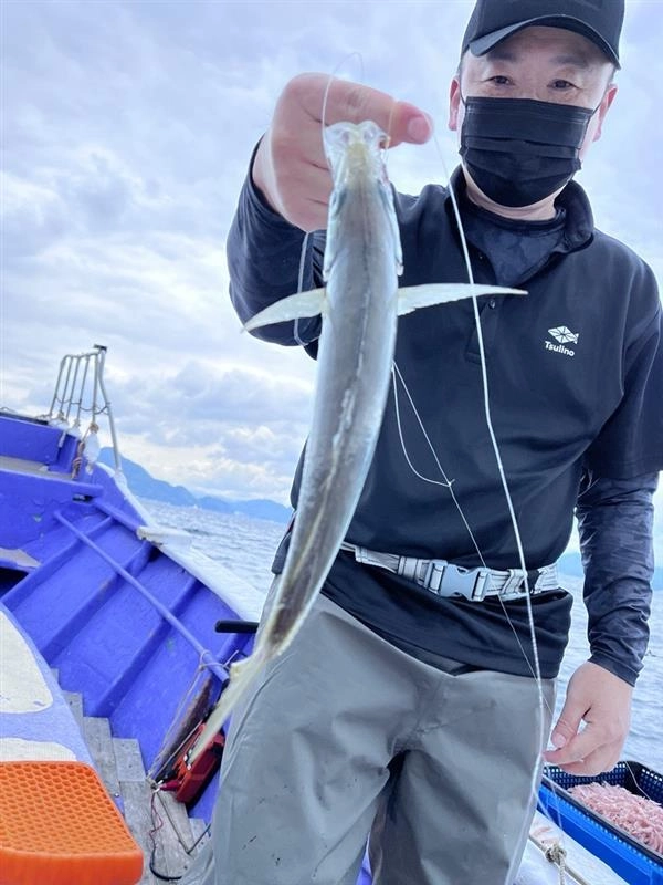 100m前後から釣り上げるのでマダイの竿など、胴調子の柔らかい竿がオススメです！
