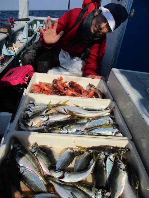 こちらのお客様はデカマアジとデカカサゴと晩御飯のおかず以上は釣りましたよッ(ﾟ∀ﾟ)