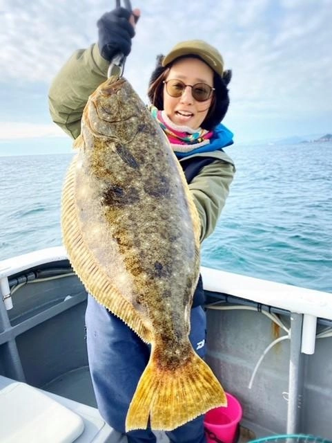 根掛かりかと思うほどの引きでした。遊動仕掛けでバラシなしの釣果でした。脂ノリノリ。エンガワ絶品。
