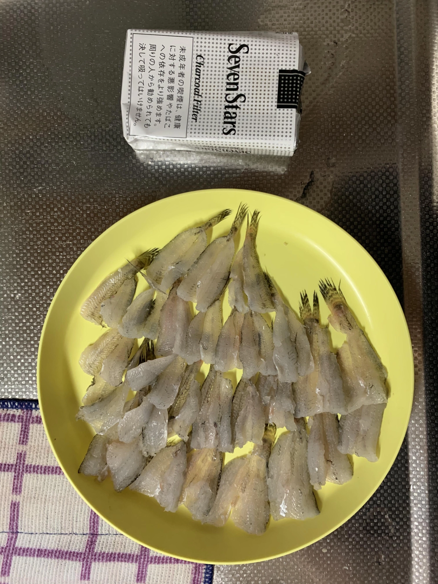 小さくて、開いて背骨取るのが大変でしたが、食べやすく、チビ助も喜んで食べてくれました^_^