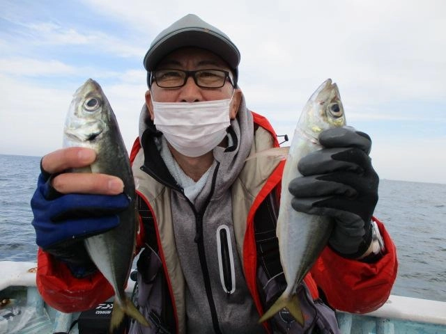 こちらのお客様もデカマアジを持ってニンマリッ(о´∀`о)