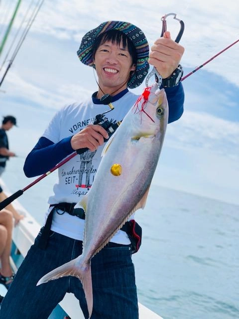タイラバにカンパチ７５ｃｍ！！アクティブのボンバーヘッド200ｇ使用。