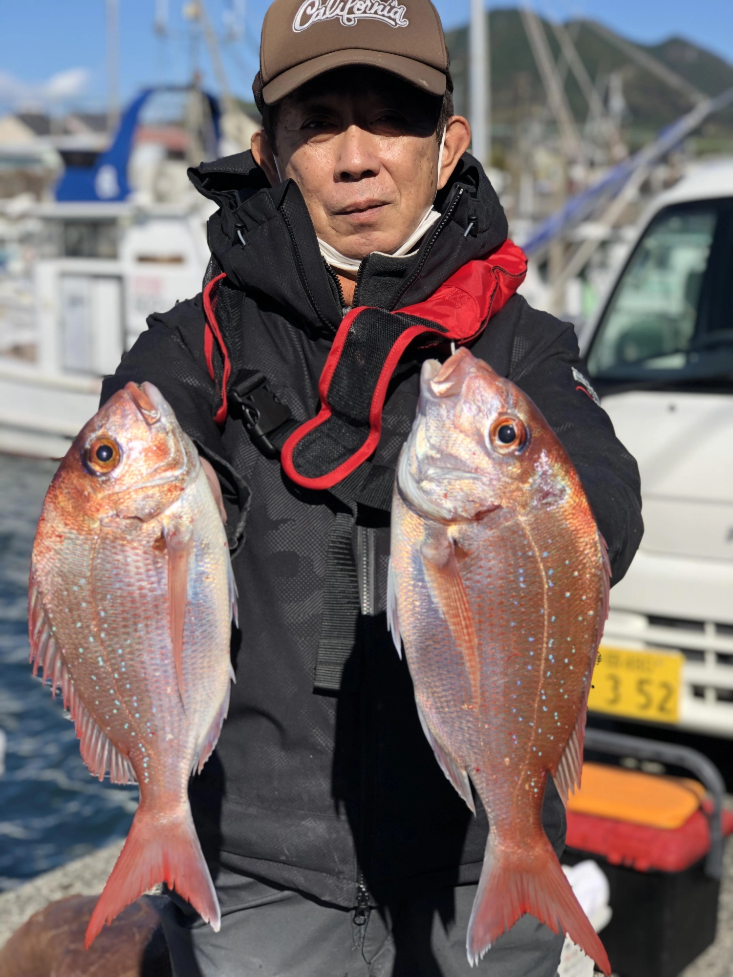綺麗なマダイ2枚ゲット