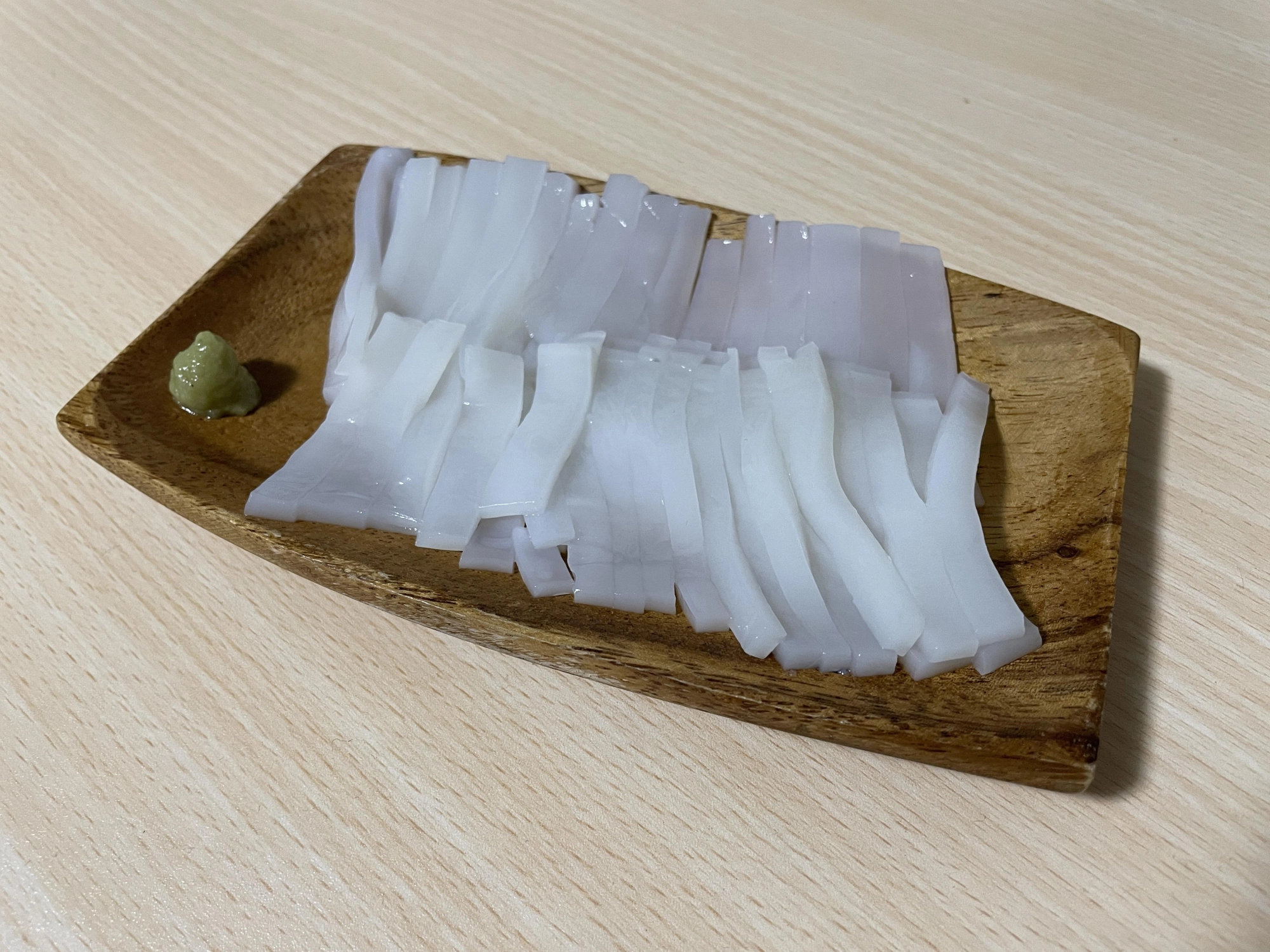 イカの刺身は定番ですよね♪
マイカは甘くて柔らかくて
美味しかったです！
