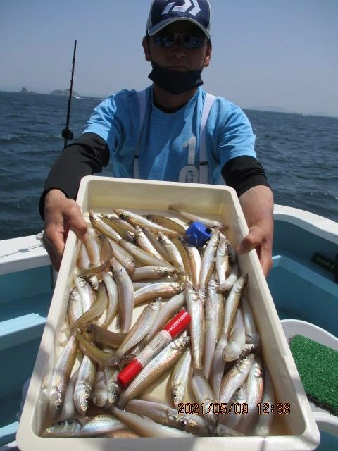 連日、御乗船の常連様は❷日間で120本over釣り上げましたッ(・∀・)