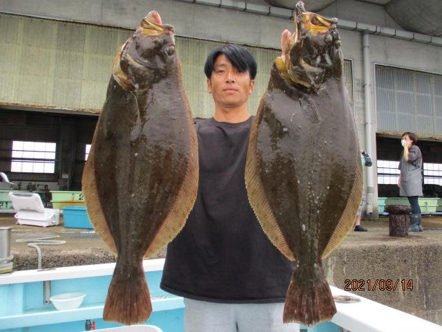 こちらの常連様も大山ななまる、ろくはんOver夏ビラメを釣り上げましたッ( ͡° ͜ʖ ͡°)