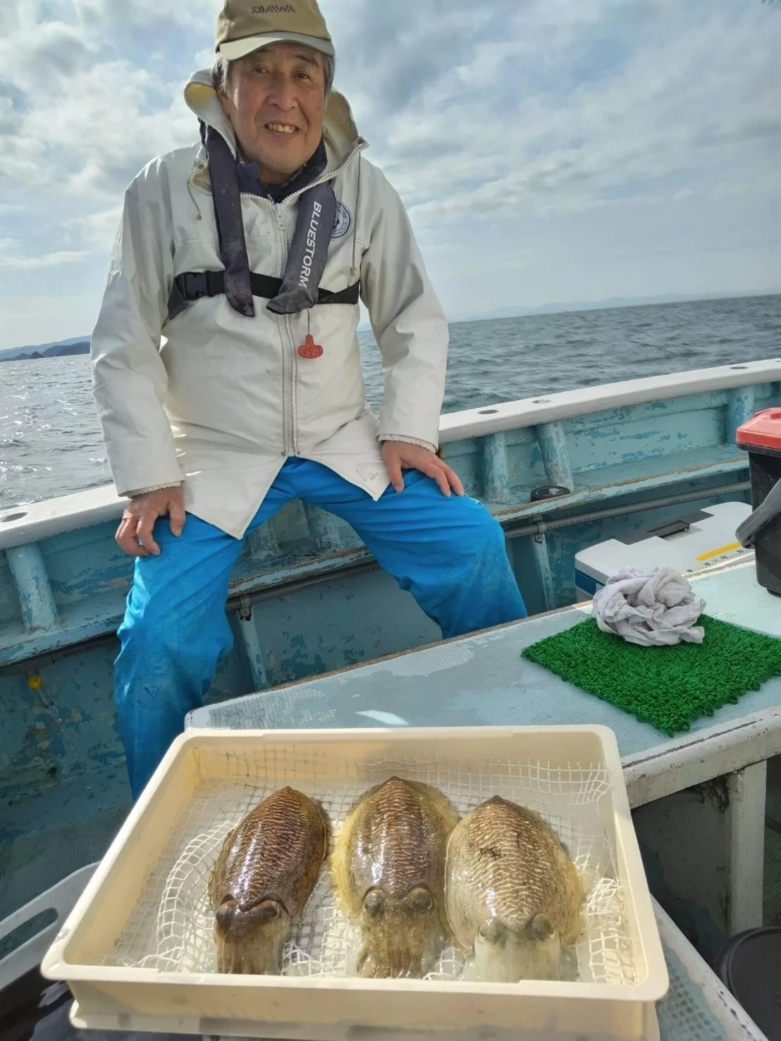 こちらの常連様も良い感じにコウイカを乗せましたよッ(^-^)