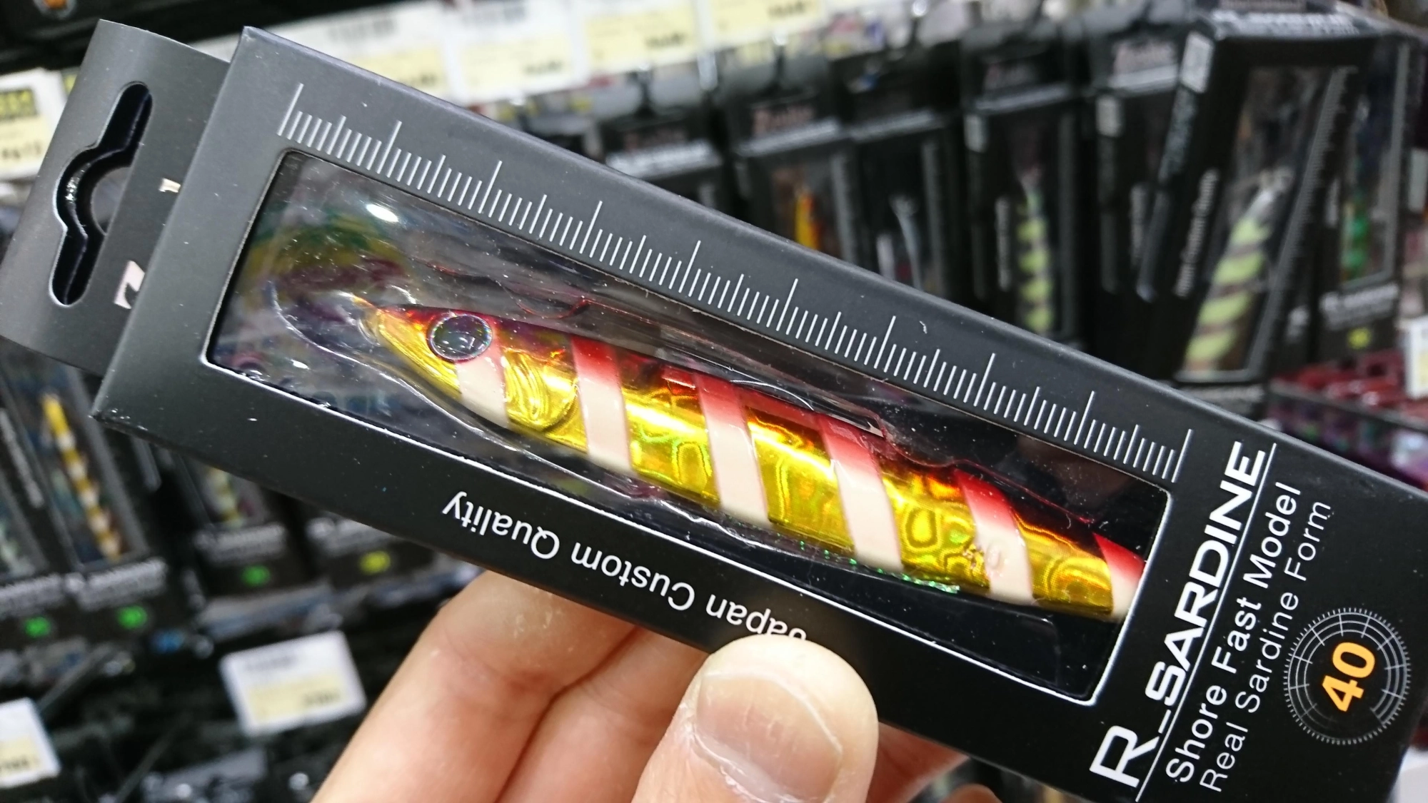ヒットルアーはＲサーディン40ｇ赤金ゼブラグロー！ルアーチェンジ後にすぐヒットしました！