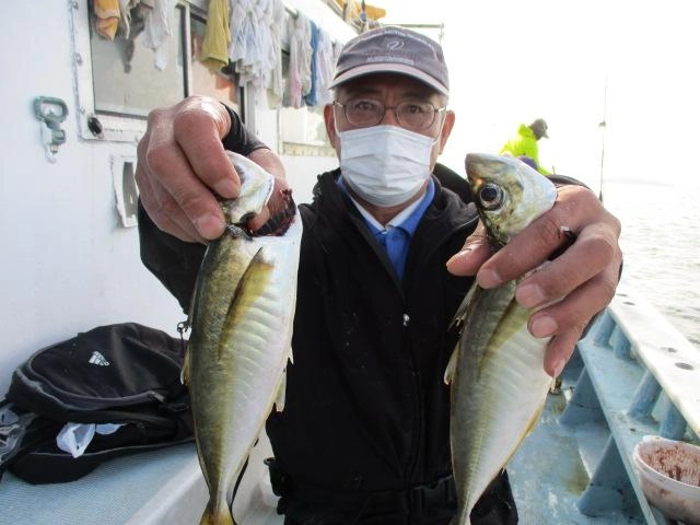 こちらの常連様は初冬デカマアジを釣り上げましたッ(о´∀`о)
