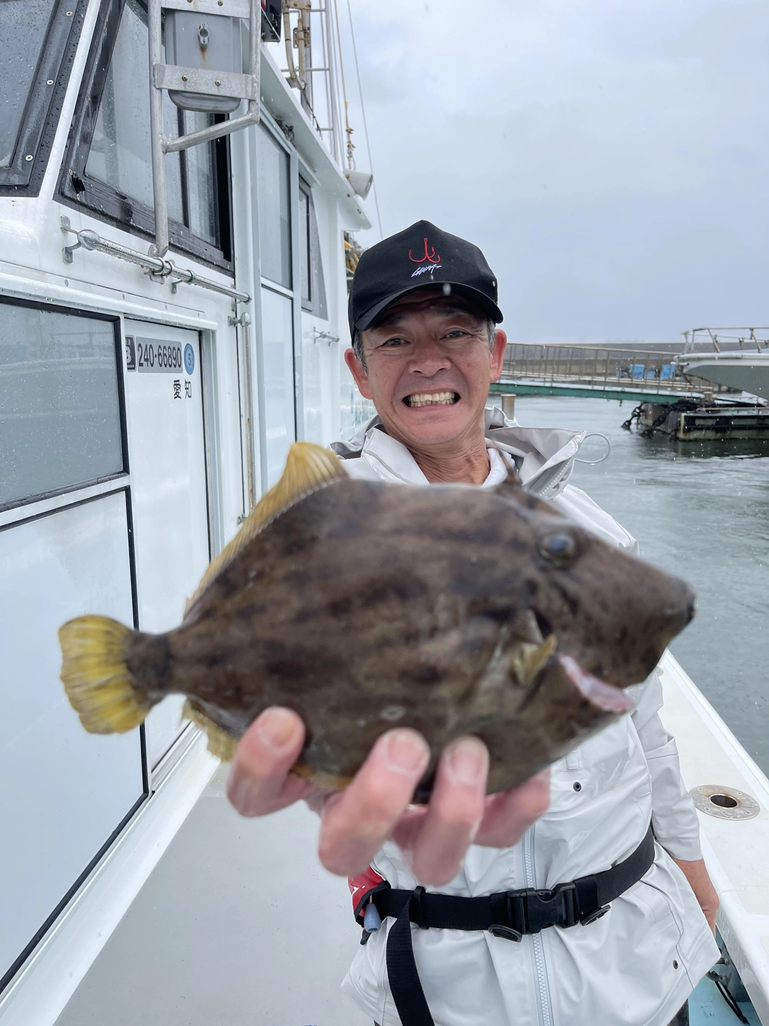 こちらの常連様もデカハギを釣り上げましたよッ(・∀・)