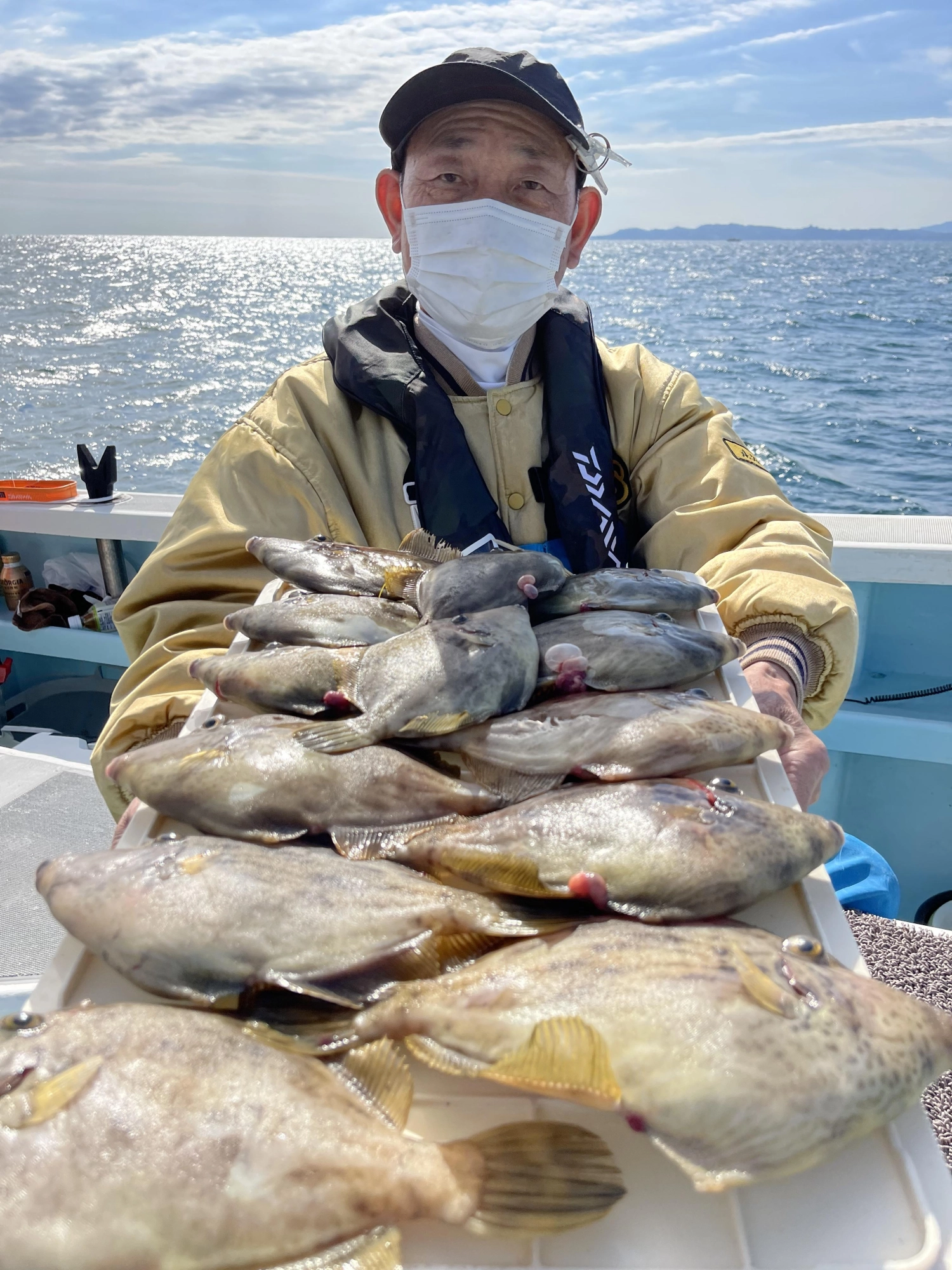 デカハギ中心に今日の竿頭❶❸枚も釣り上げましたよッ( ͡° ͜ʖ ͡°)