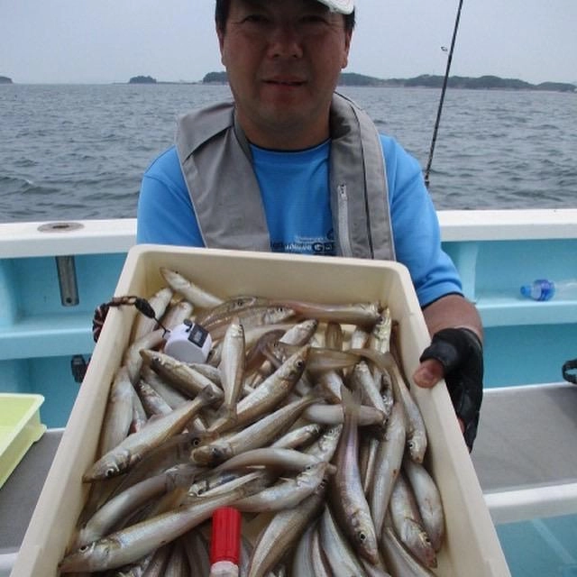 いつもの常連様は前回の釣果以上のモロポチャギスを釣り上げましたよッ(^-^)