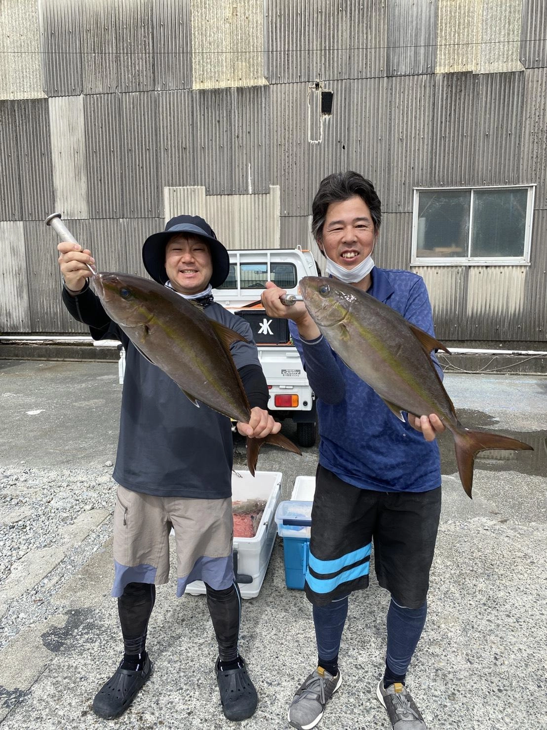 ヒレナガカンパチがヒット、強烈な引きでした♪