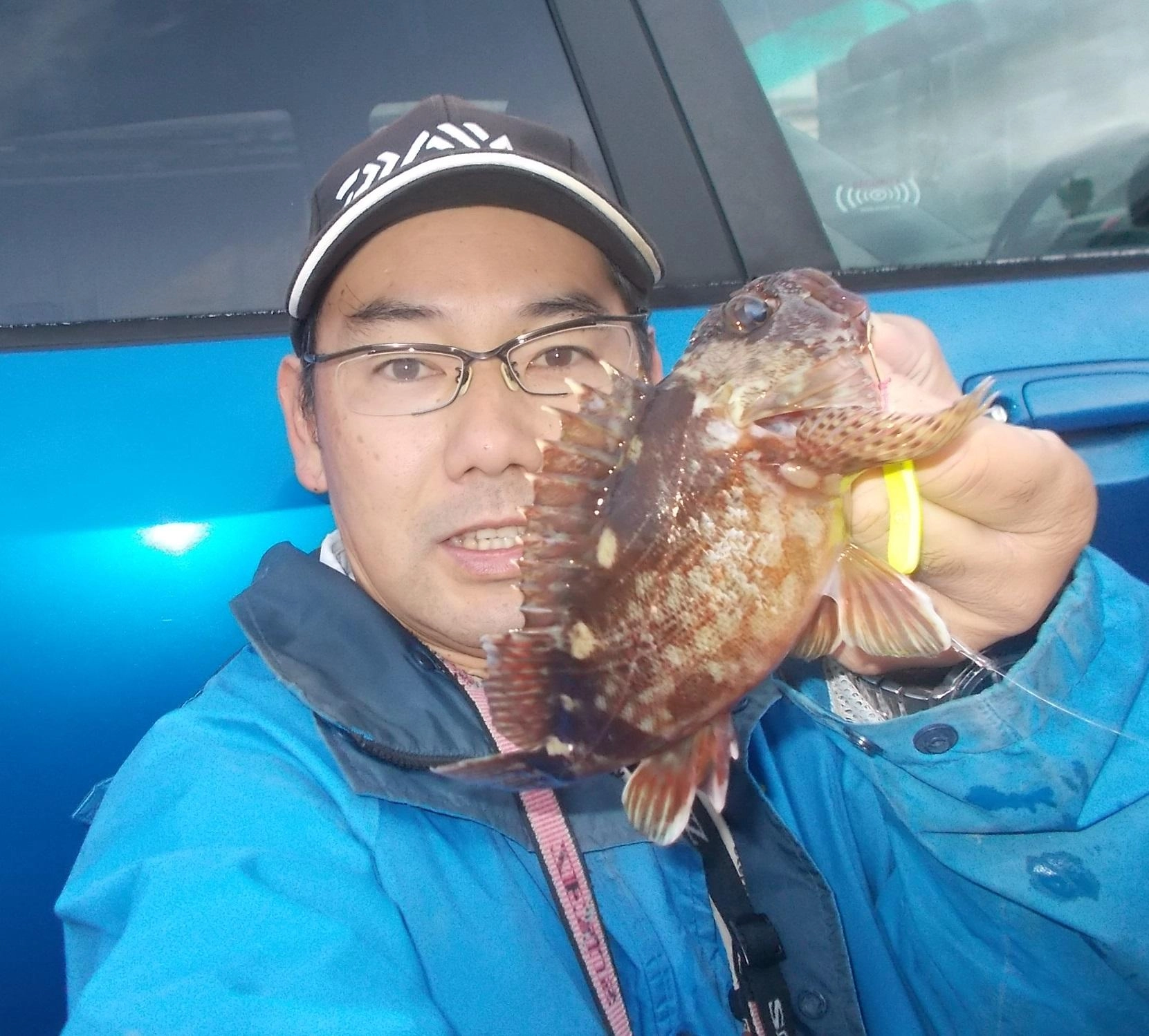 何でも狙いでハンティングブラーを投げたり、足元に落としたりしていたらカサゴが釣れてきました♪