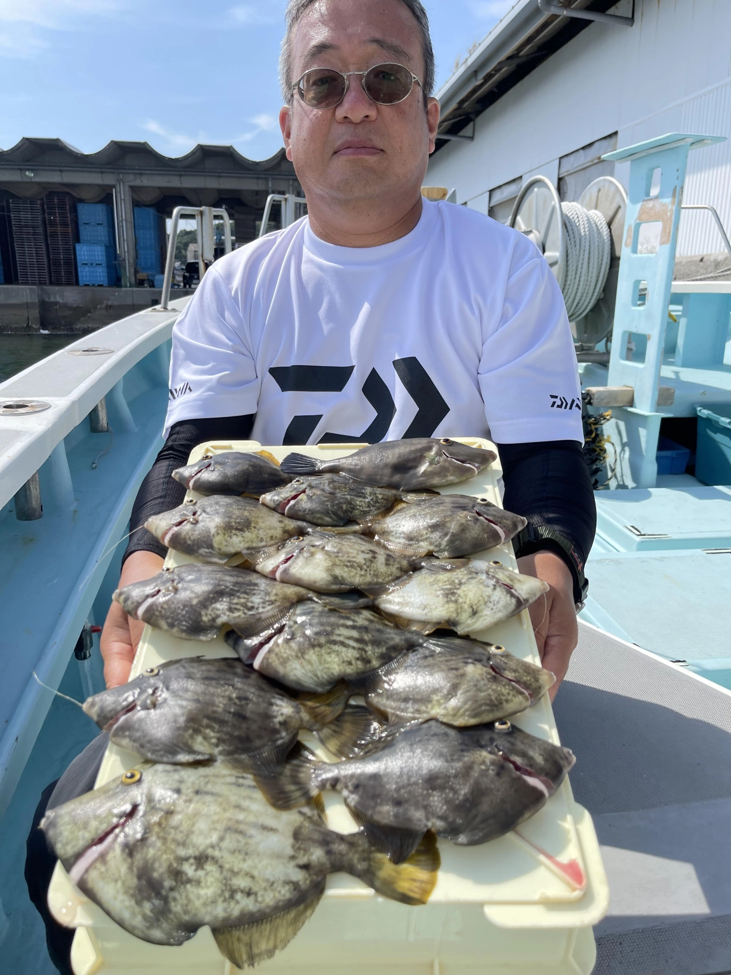 こちらの常連様もモロ旨過ぎるカワハギを釣りましたよッ(^-^)