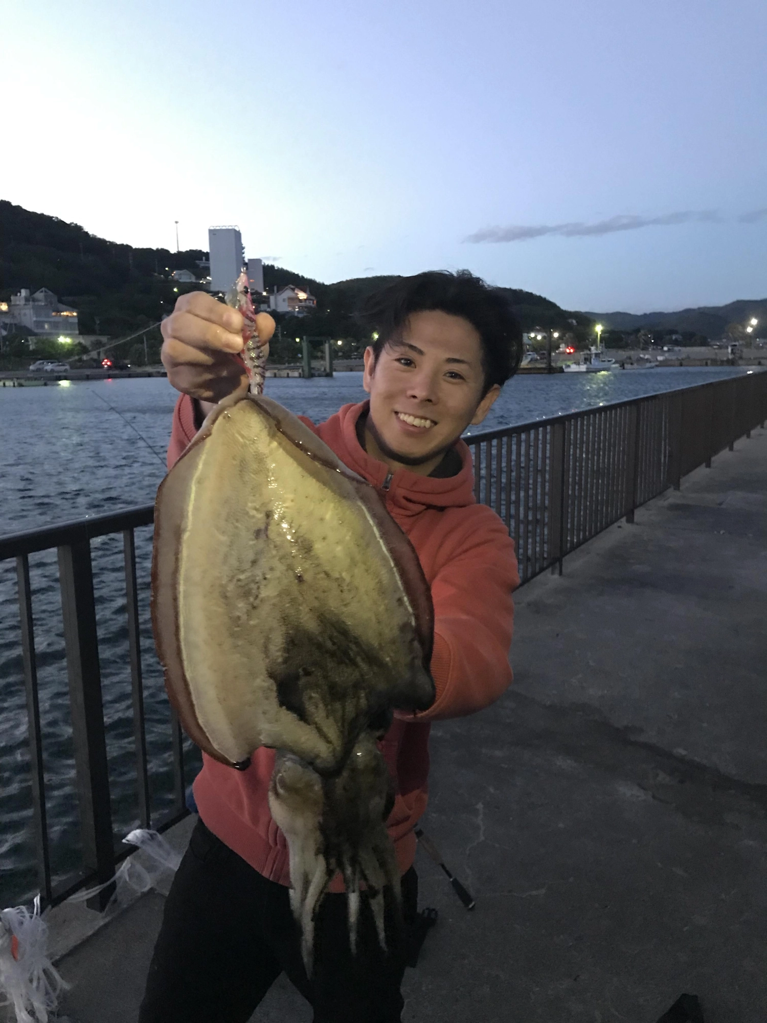 1.6kg