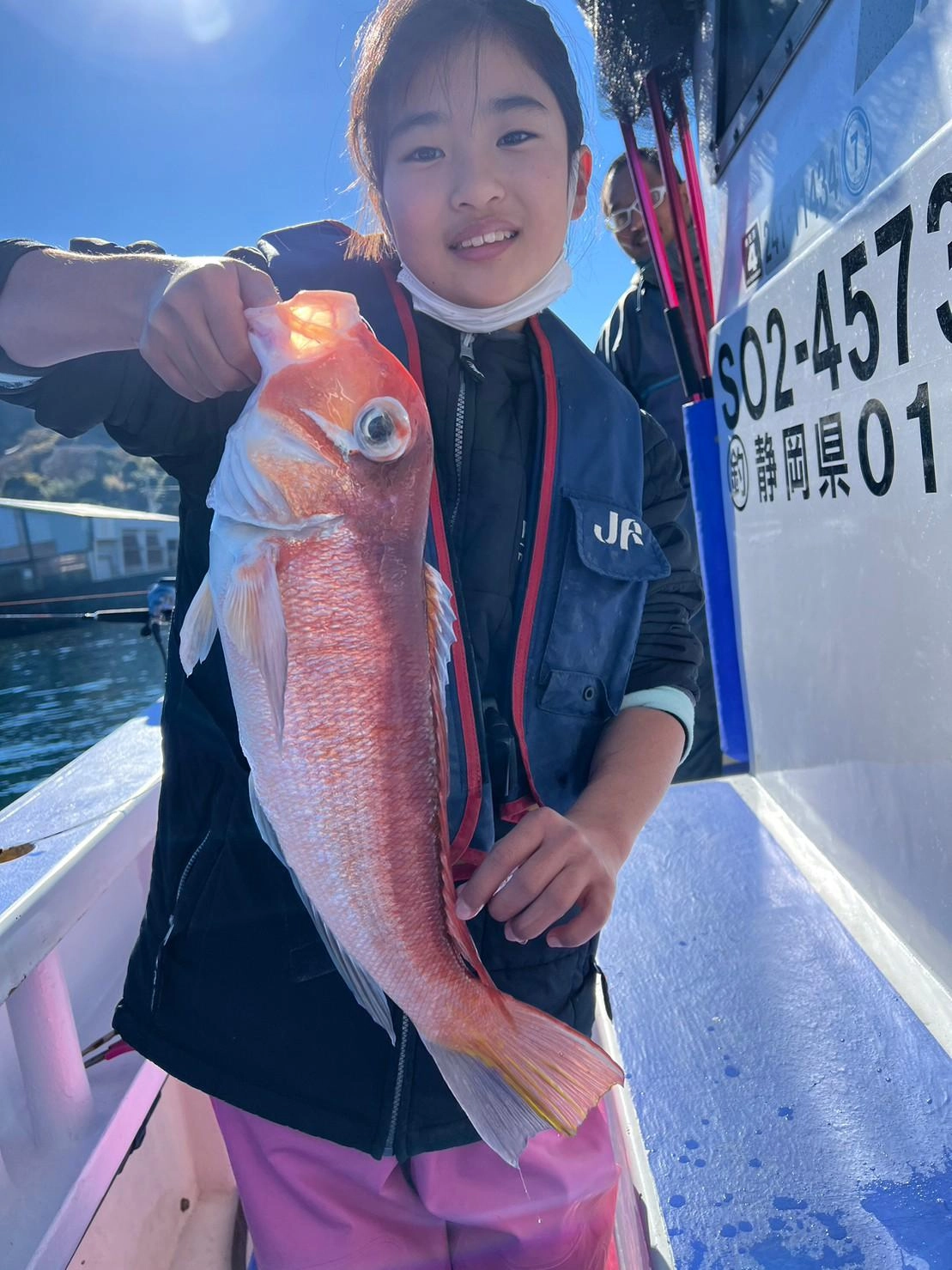 アマダイ釣り初めての小学生釣りガールも1.2キロの大型アマダイを最大に、３匹の釣果と好調でした！
