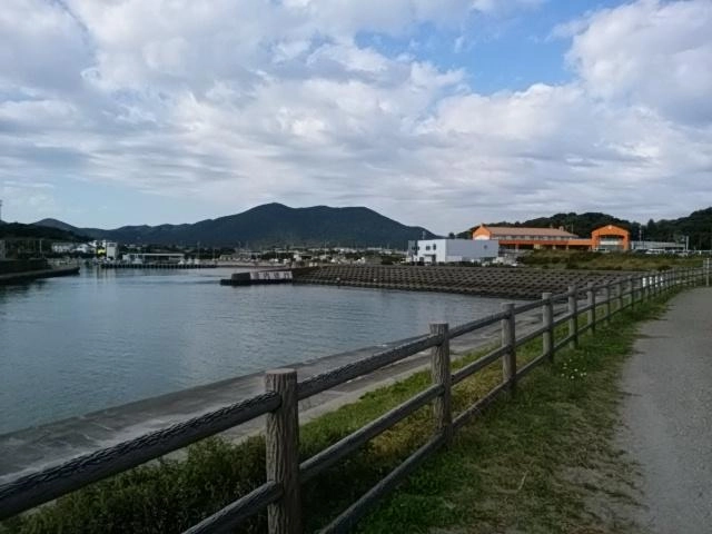 サーフも堤防も