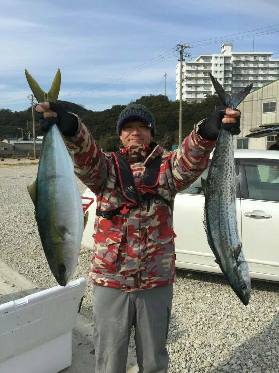 半田店スタッフ三井もワラサ、サワラキャッチ！